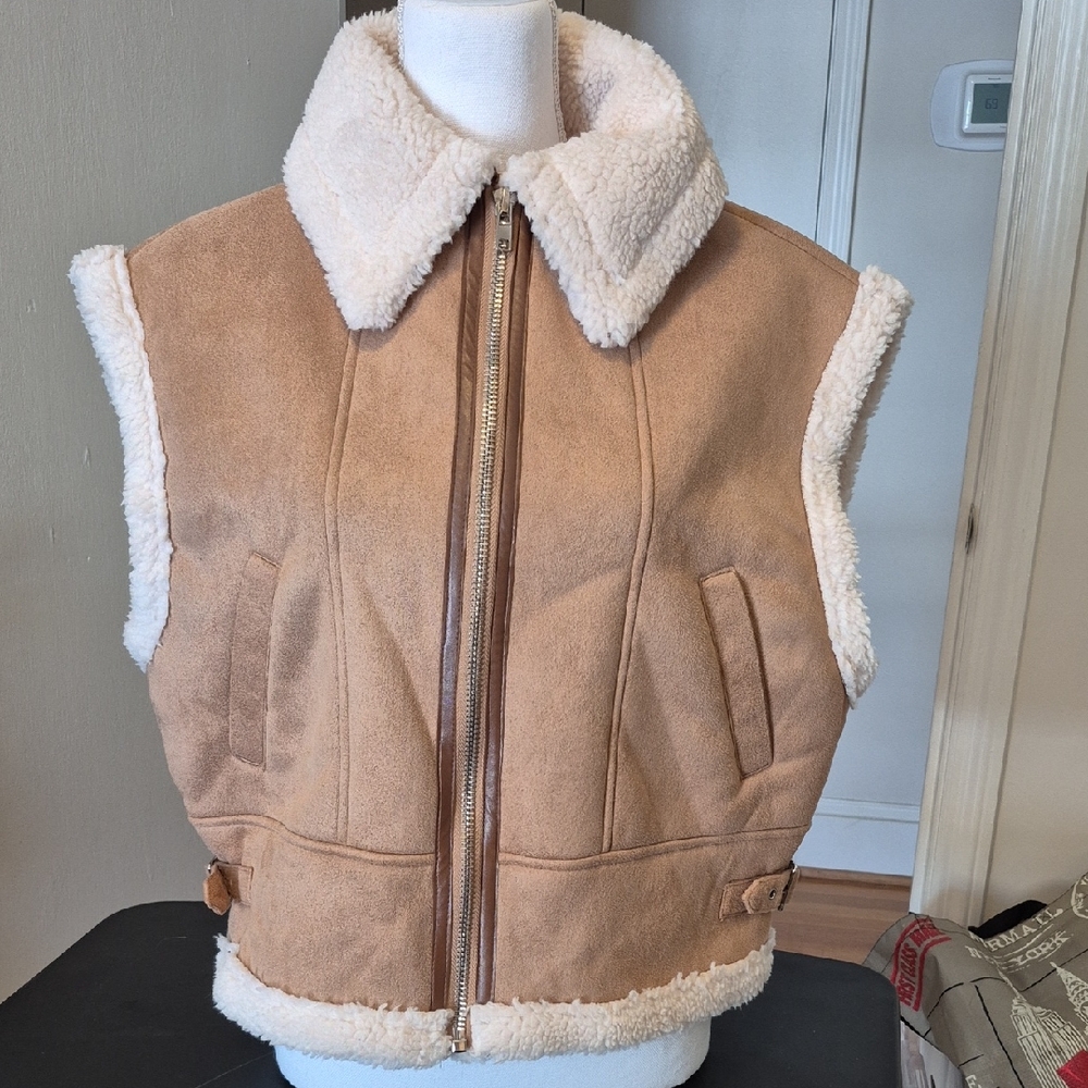 Hyfve Tan Shearling Vest – NWT – Size Small – Zip Front & Side Buckles